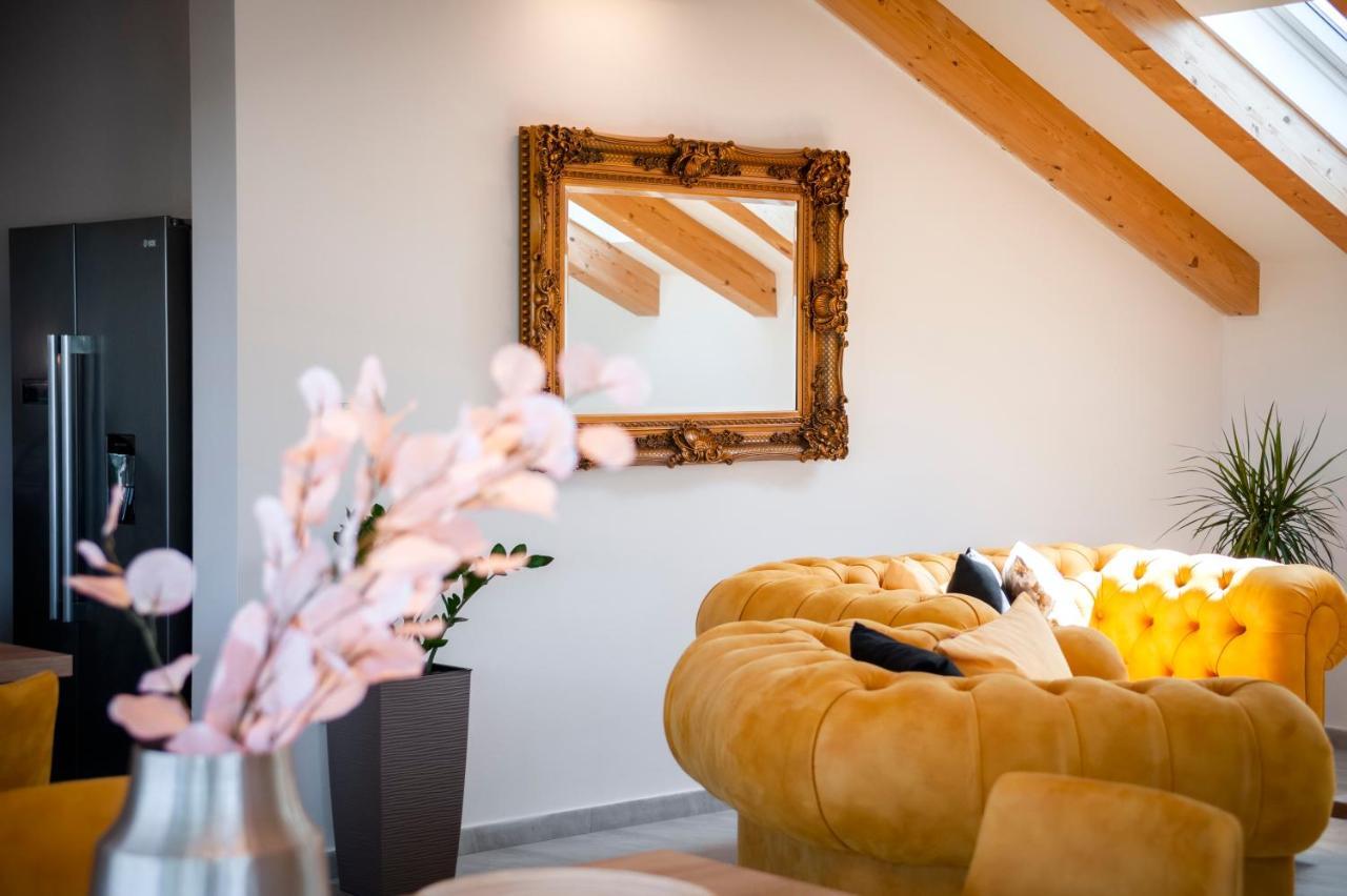 Boutique Residence Arion Ровин Екстериор снимка