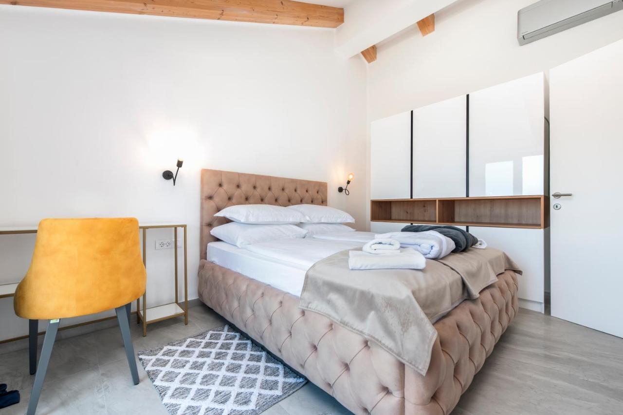 Boutique Residence Arion Ровин Екстериор снимка