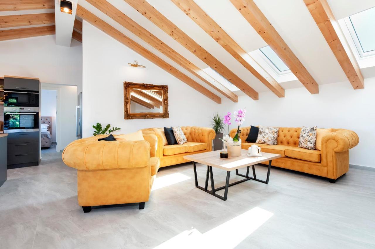 Boutique Residence Arion Ровин Екстериор снимка