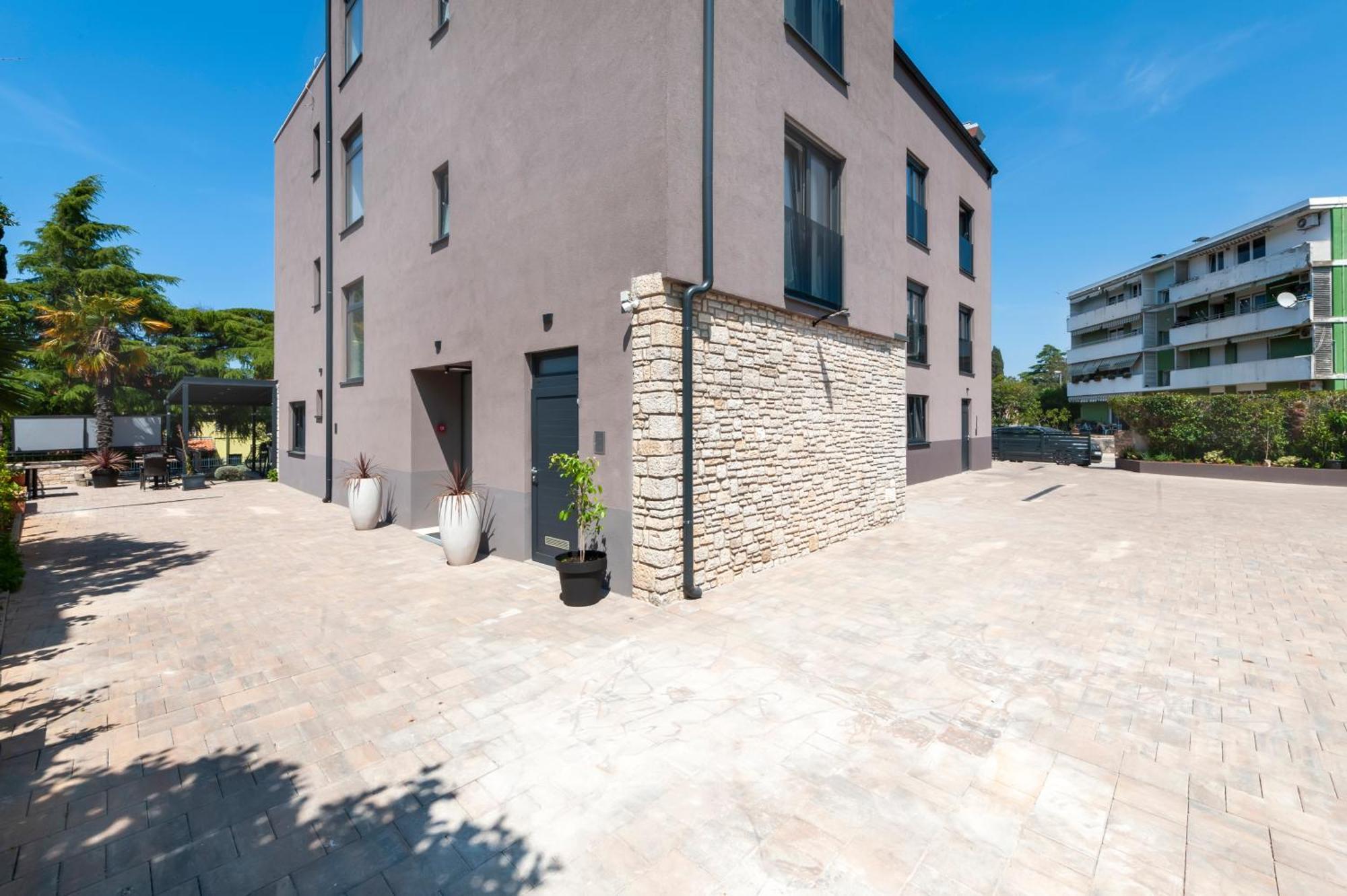 Boutique Residence Arion Ровин Екстериор снимка